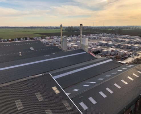 Dak- en wandbeplating bij renovatie te Azewijn