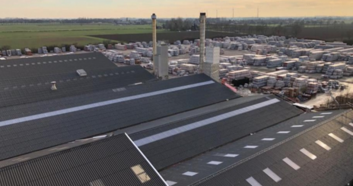 Dak- en wandbeplating bij renovatie te Azewijn