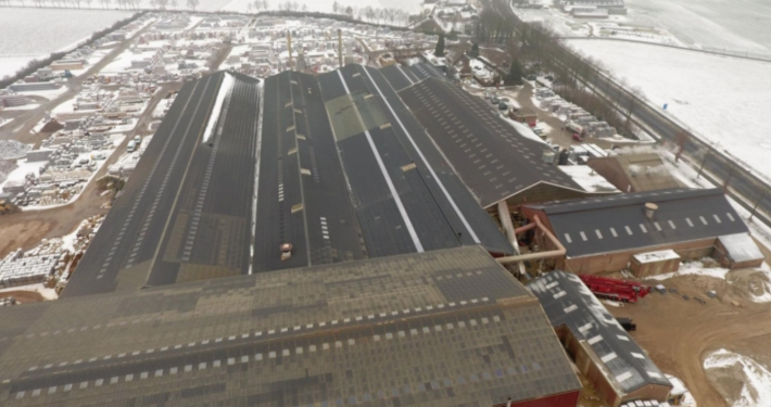 Dak- en wandbeplating bij renovatie te Azewijn