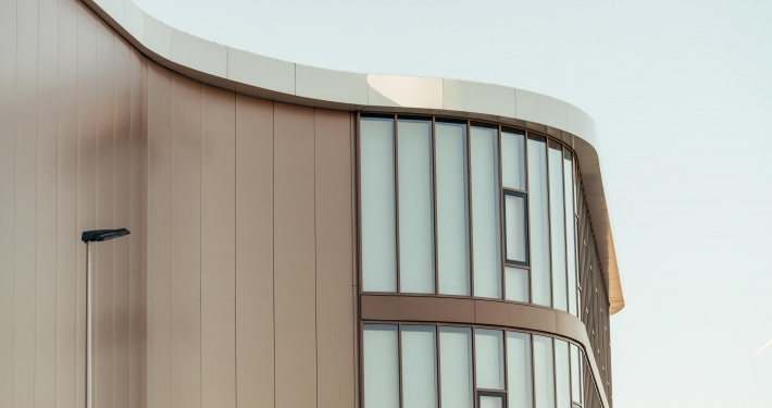 Dak- en wandbeplating bij DC 't Klooster in Nieuwegein