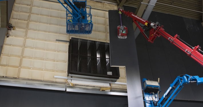 Wandbeplating bij Ahoy te Rotterdam