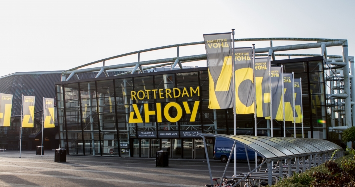 Wandbeplating bij Ahoy te Rotterdam