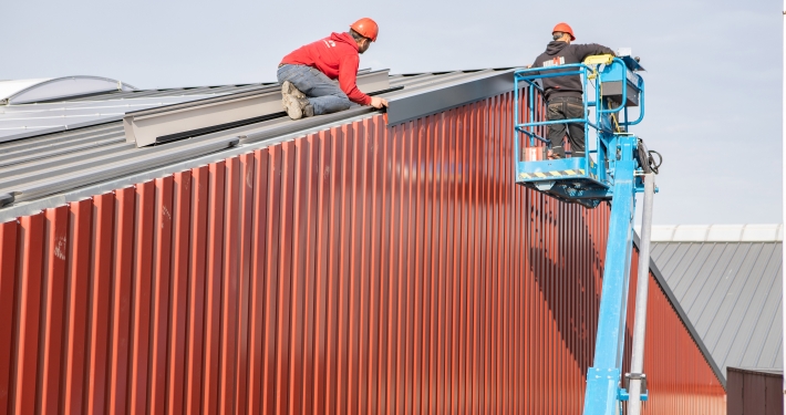 Dak- en wandbeplating bij de Rijnswaard te Aalst