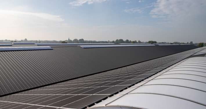 Dak- en wandbeplating bij de Rijnswaard te Aalst