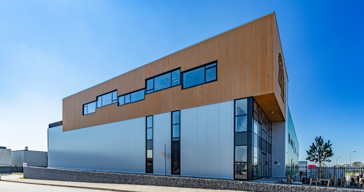 Dak- en wandbeplating bij Zann Lansingerland