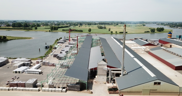 Dak- en wandbeplating bij de Rijnswaard te Aalst