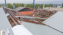 Dak- en wandbeplating bij steenfabriek te Angeren