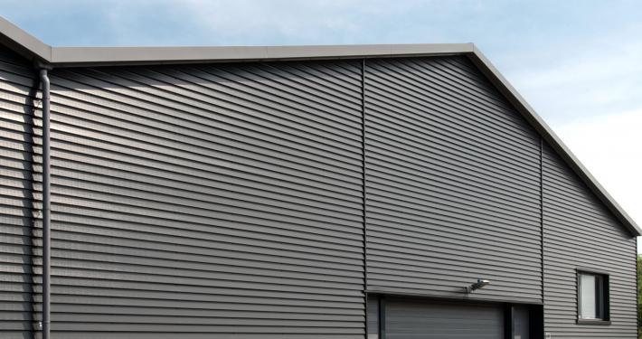 Dak- en wandbeplating bij Bontrans te Woerden