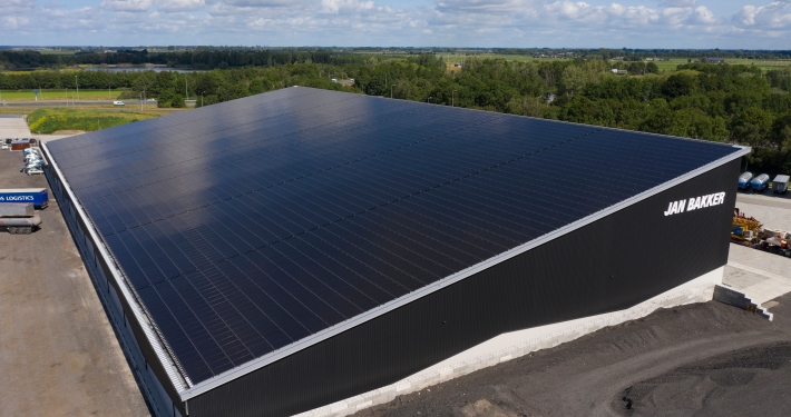 Dak- en wandbeplating bij Jan Bakker te Hattemerbroek