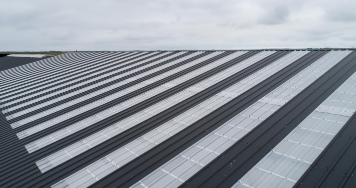 Dak- en wandbeplating bij Hulsebosch Bloembollen te Julianadorp