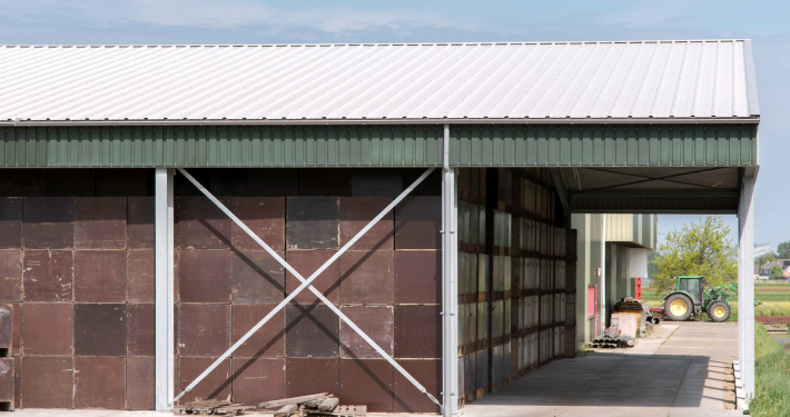 Dak- en wandbeplating bij V.D. Klink Belmeer B.V. te 't Zand