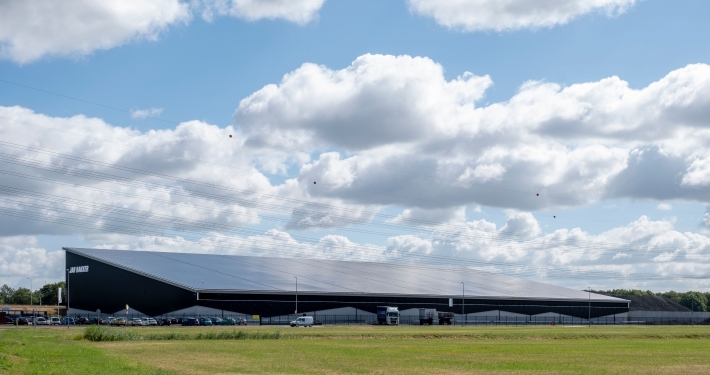 Dak- en wandbeplating bij Jan Bakker te Hattemerbroek