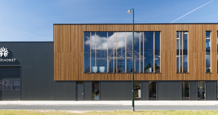 Dak- en wandbeplating bij Bronkhorst Buitenleven te Uddel