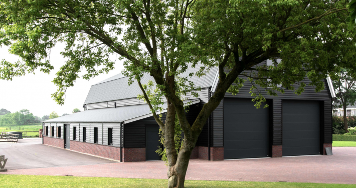 Dak- en wandbeplating bij Fam. Verweij te Lopik