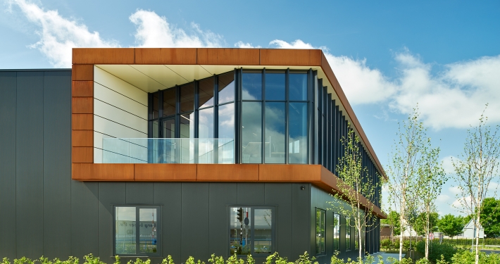 Dak- en wandbeplating bij Brouwer te Nijkerk