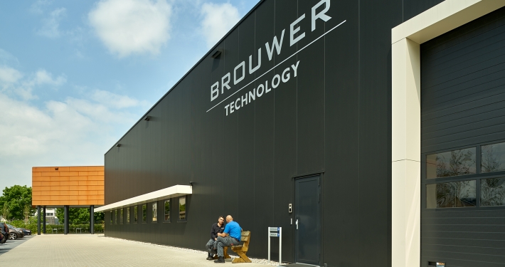 Dak- en wandbeplating bij Brouwer te Nijkerk