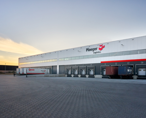 Dak- en gevelbeplating bij Ploeger te Harderwijk