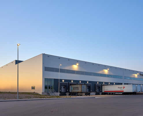 Dak- en gevelbeplating bij Ploeger te Harderwijk