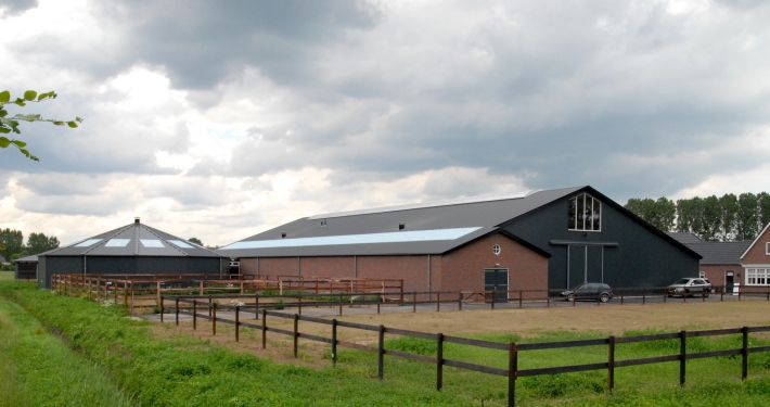 Dak- en wandbeplating bij Fam. Hurkmans te Veghel