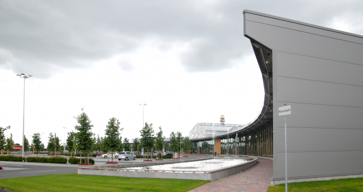 Dak- en wandbeplating bij Emsflower te Emsbüren