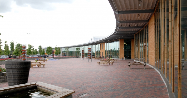 Dak- en wandbeplating bij Emsflower te Emsbüren