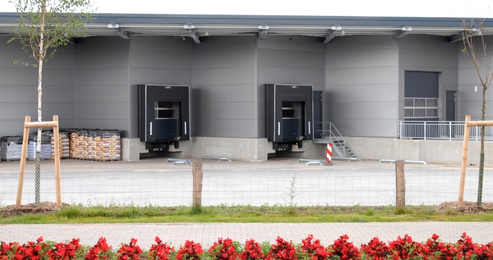 Dak- en wandbeplating bij Emsflower te Emsbüren