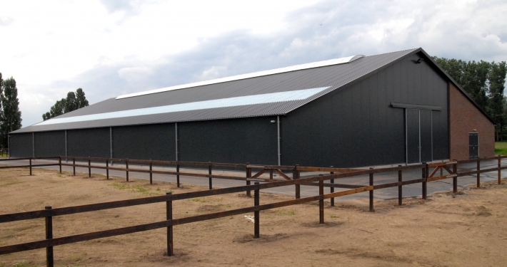 Dak- en wandbeplating bij Fam. Hurkmans te Veghel