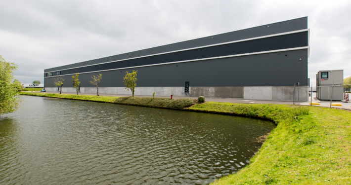 Dak- en gevelbeplating bij Greenery te Barendrecht