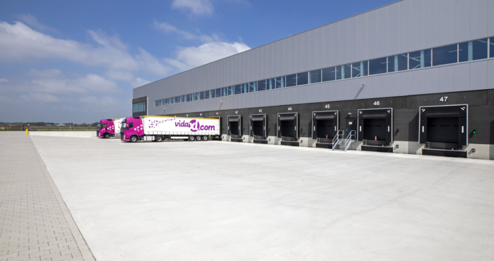 Dak- en gevelbeplating bij Vida XL III te Venlo