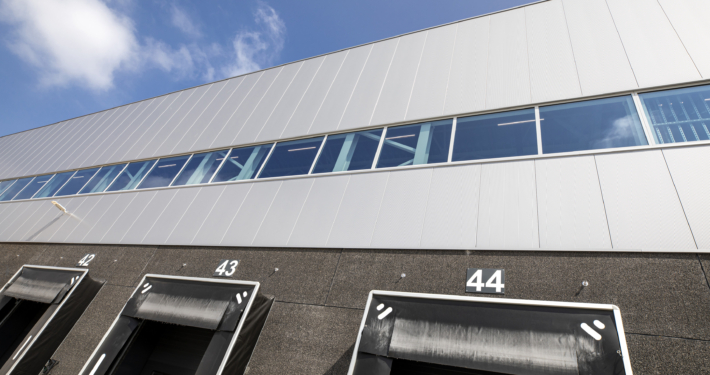 Dak- en gevelbeplating bij Vida XL III te Venlo