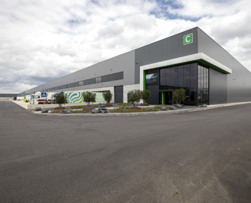 Dak- en gevelbeplating bij Greenery te Barendrecht