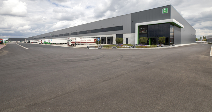 Dak- en gevelbeplating bij Greenery te Barendrecht