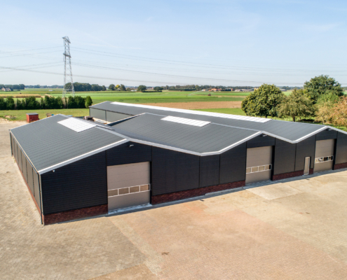 Dak- en gevelbeplating bij Bosmans Machines te Neer