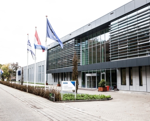 Dak- en gevelbeplating bij Moba te Barneveld