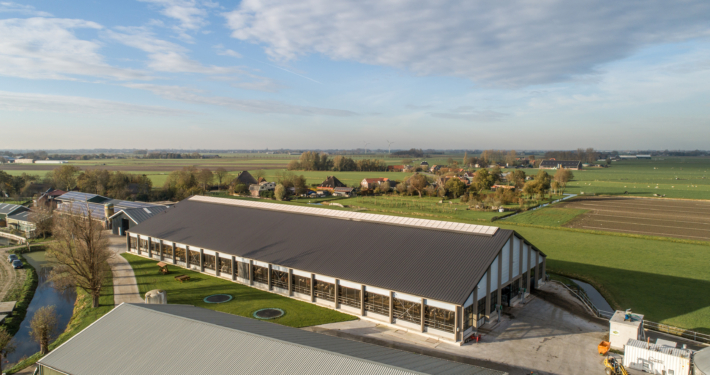 Dak- en gevelbeplating bij Fam. Schilder te Spierdijk