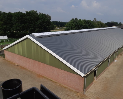 Dak- en gevelbeplating bij Fintelman te Terschuur