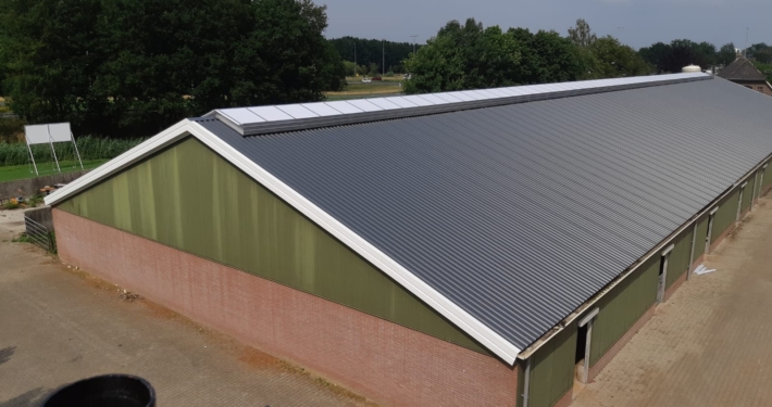 Dak- en gevelbeplating bij Fintelman te Terschuur