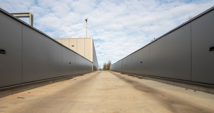 Dak- en gevelbeplating bij GKB te Barendrecht