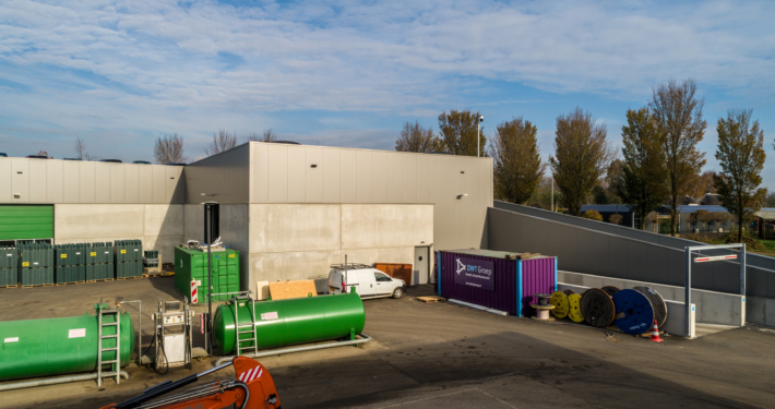 Dak- en gevelbeplating bij GKB te Barendrecht