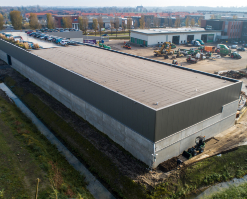 Dak- en gevelbeplating bij GKB te Barendrecht