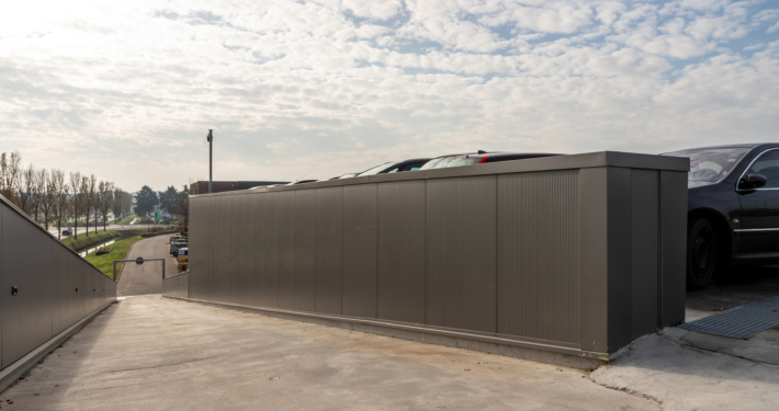 Dak- en gevelbeplating bij GKB te Barendrecht