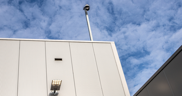 Dak- en gevelbeplating bij GKB te Barendrecht