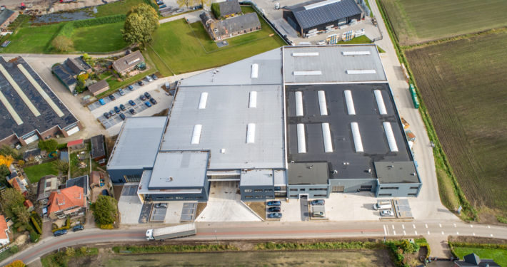 Dak- en gevelbeplating bij Lewo te Woudenberg