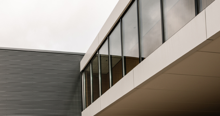 Dak- en gevelbeplating bij Lewo te Woudenberg