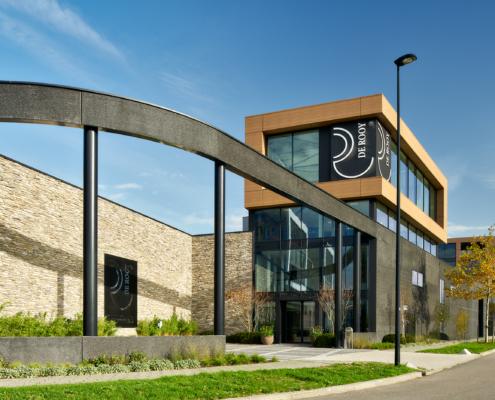 Dak- en gevelbeplating bij De Rooy te Veenendaal Dak- en gevelbeplating bij De Rooy te Veenendaal