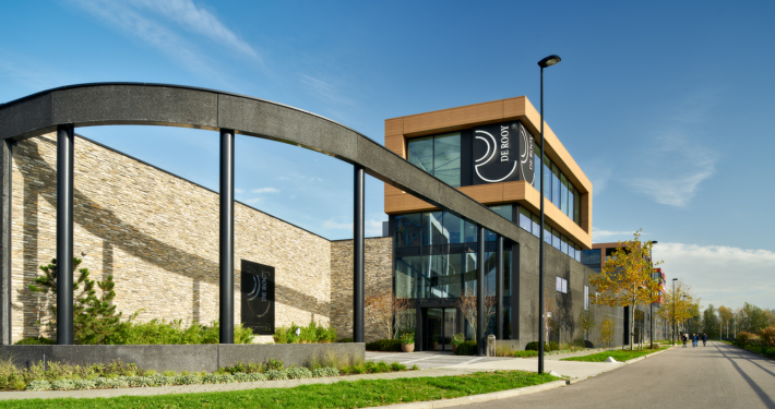 Dak- en gevelbeplating bij De Rooy te Veenendaal