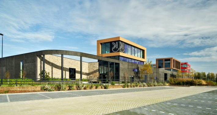 Dak- en gevelbeplating bij De Rooy te Veenendaal