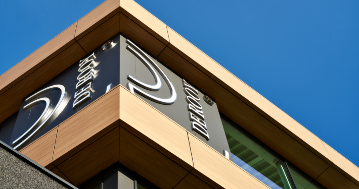 Dak- en gevelbeplating bij De Rooy te Veenendaal