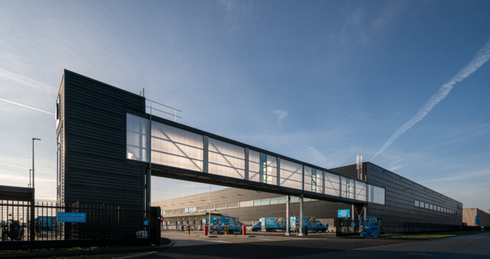 ©egbertdeboer.com | Dak- en gevelbeplating bij Ahold te Bleiswijk - Hardeman | van Harten