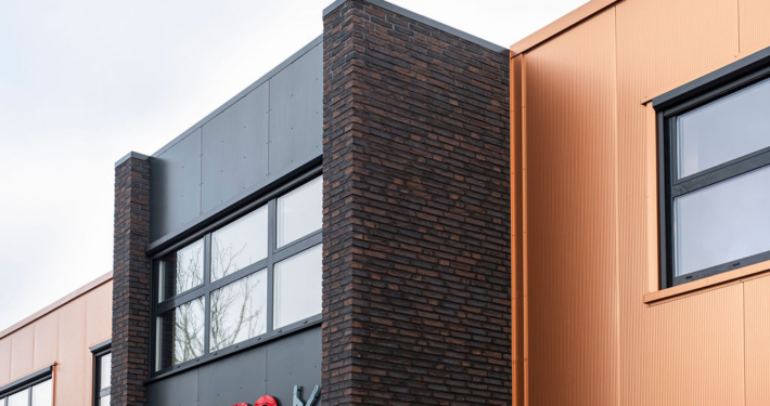 Gevelbeplating bij Covebo te Nijkerk - Hardeman | van Harten